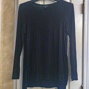 Large black long sleeved Cable & Gauge top